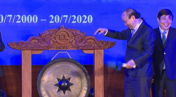 2020 kỷ niệm 20 năm thành lập thị trường chứng khoán Việt Nam. Thủ tướng Chính phủ Nguyễn Xuân Phúc đã gõ cồng chào mừng sự kiện này vào tháng 7/2020.