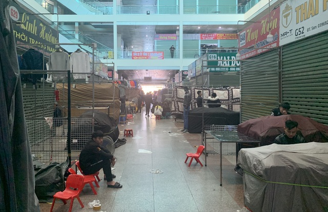 Lạ chưa từng thấy: Tiểu thương chợ Ninh Hiệp đồng loạt đóng cửa áp Tết - 1