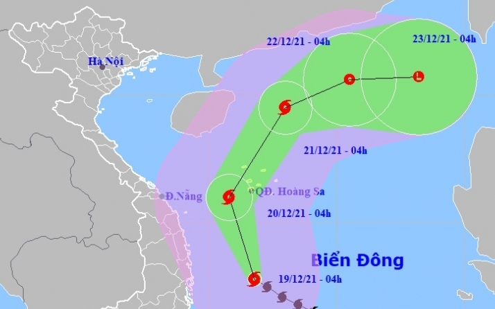 Bão số 9 quét dọc bờ biển, cảnh báo mưa lớn, gió mạnh, sóng lớn và lốc xoáy