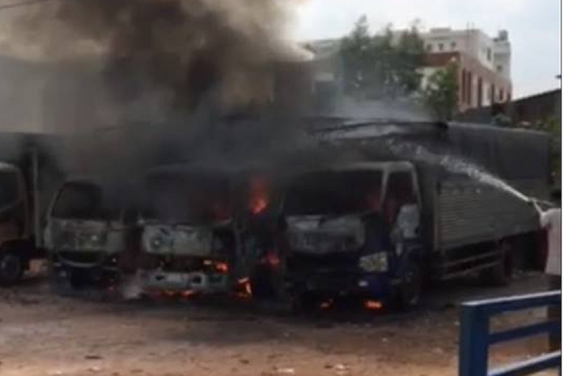 Tin tức 4/2: Bãi xe ở TP HCM cháy lớn chiều 30 Tết