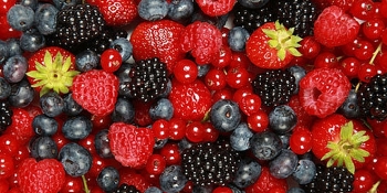 Những loại trái cây giúp xóa mờ môi thâm hiệu quả