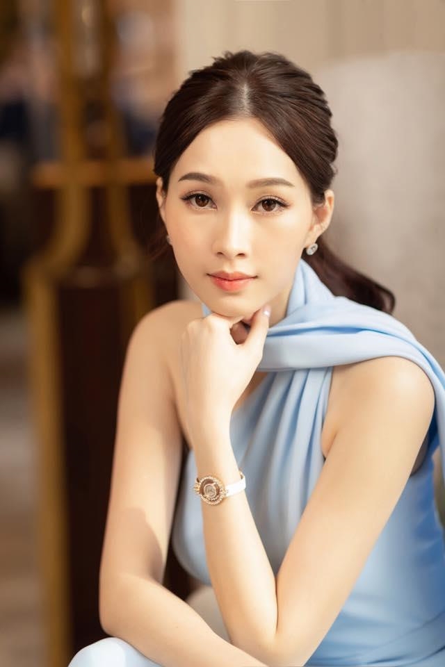sao viet 203 huong giang hung da vi quyen luc cua host vietnams next top model 2019