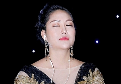 Sao Việt 28/12: "Nữ hoàng dao kéo" Phi Thanh Vân tu thiền, Rapper Tiến Đạt cưới vợ