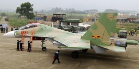 Thủ tướng Nguyễn Tấn Dũng thị sát tiêm kích Su-30MK2
