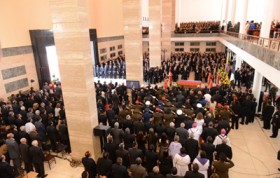 Phó Thủ tướng Hoàng Trung Hải dự lễ viếng Tổng thống Hugo Chavez