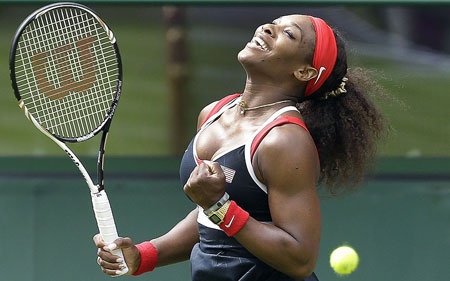 Serena Williams tiến bước vào vòng 2 sau khi đánh bại Jelena Jankovic ở môn tennis