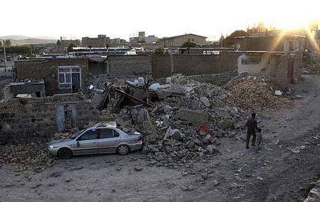 Iran: 180 người chết, 1.500 người bị thương vì động đất