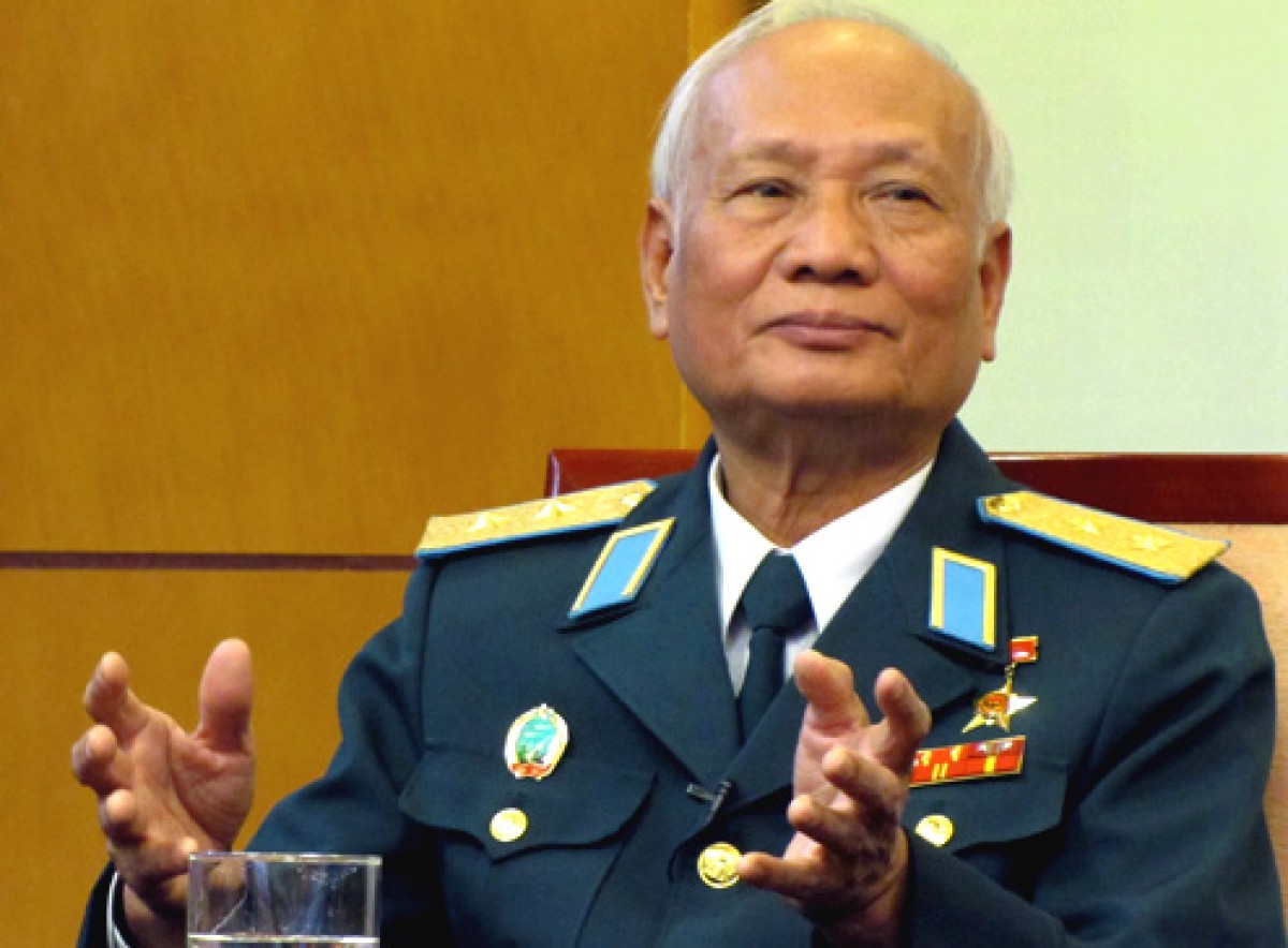 Anh hùng LLVTND, Trung tướng Nguyễn Văn Phiệt – nguyên Bí thư Đảng ủy kiêm Phó Tư lệnh Chính trị Quân chủng Phòng không – Không quân.