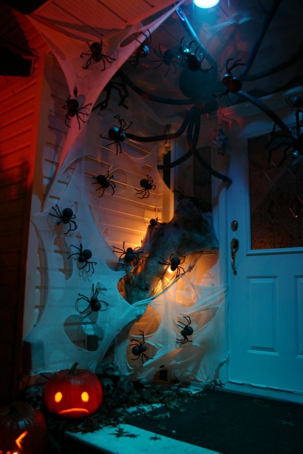 Ấn tượng khu vực cửa nhà ngày lễ Halloween
