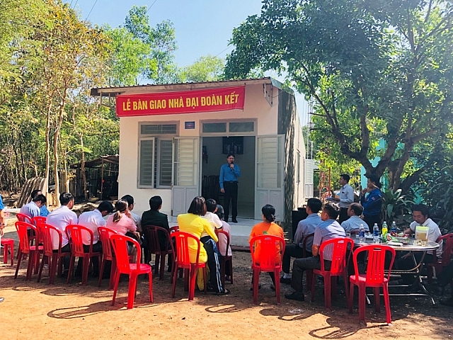 am ap tinh xuan chia se yeu thuong