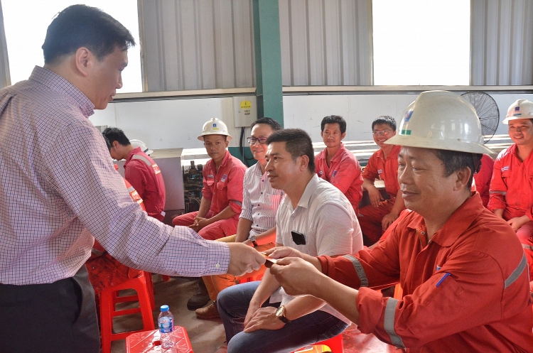 pv drilling to chuc chuc tet nguoi lao dong xuan canh ty 2020