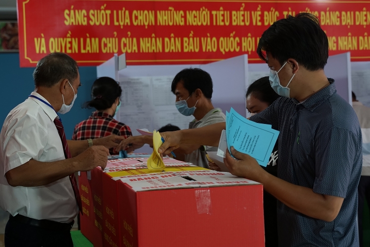 Cử tri Bà Rịa – Vũng Tàu hân hoan với “Ngày hội toàn dân bỏ phiếu”