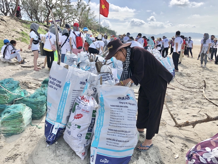 tuoi tre vietsovpetro voi chuong trinh ngay xua bien khong co rac nhu bay gio