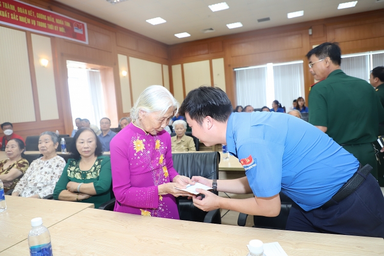 Vietsovpetro tổ chức Lễ kỷ niệm 75 năm ngày Thương binh – Liệt sĩ Vietsovpetro tổ chức Lễ kỷ niệm 75 năm ngày Thương binh – Liệt sĩ