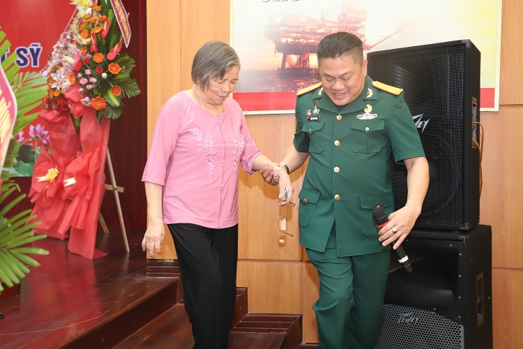 Vietsovpetro tổ chức Lễ kỷ niệm 75 năm ngày Thương binh – Liệt sĩ