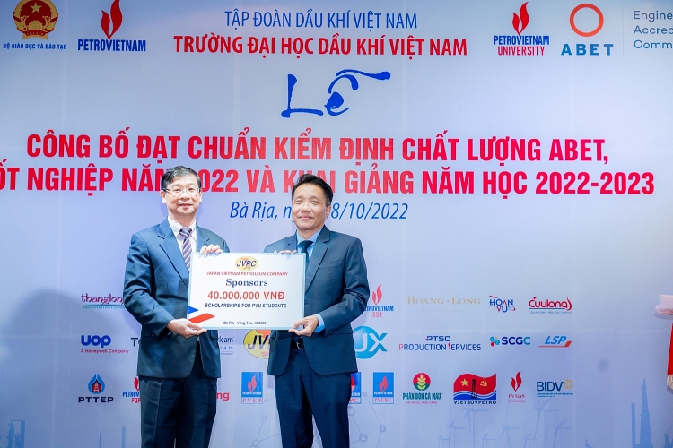 Trường Đại học Dầu khí Việt Nam khai giảng năm học mới 2022-2023 và trao bằng thạc sĩ, kỹ sư