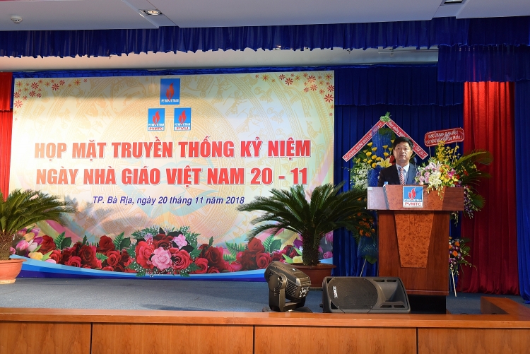 pvmtc va pvu to chuc hop mat truyen thong ky niem ngay nha giao viet nam 20 11