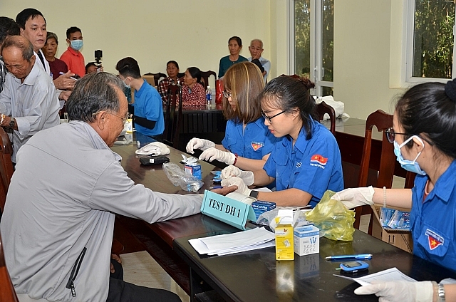 vietsovpetro to chuc chuong trinh kham benh tu thien nam 2019