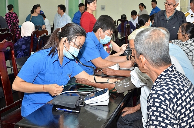 vietsovpetro to chuc chuong trinh kham benh tu thien nam 2019