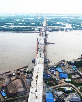 Cầu Bạch Đằng nối Hải Phòng với Quảng Ninh sắp hoàn thiện