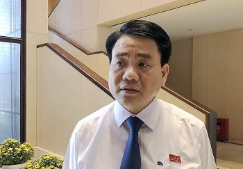 Chủ tịch Hà Nội yêu cầu xác minh tàu cảnh sát trong clip "cát tặc" lộng hành