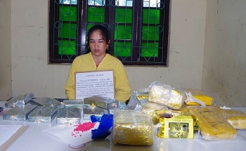 Điện Biên: "Nữ quái" vận chuyển thuê 10 bánh heroin