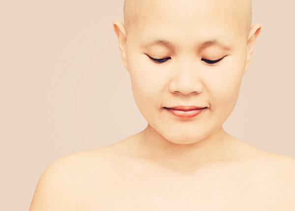 Nhìn lại hình ảnh cô gái truyền nghị lực sống cho hàng triệu người bị ung thư