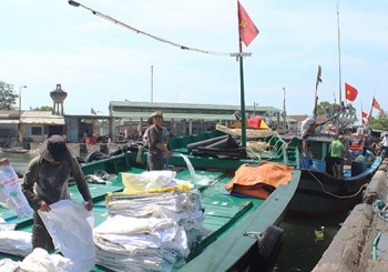 Nhiều tàu cá của ngư dân bị tàu Trung Quốc phá ngư lưới cụ