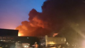 Hưng Yên: Cháy lớn thiêu rụi 3.000m2 nhà xưởng