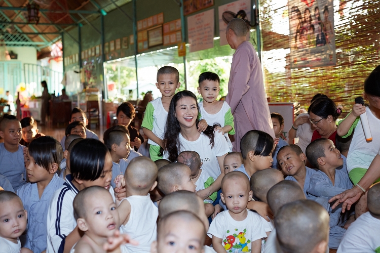 miss earth vietnam 2018 nguyen phuong khanh keu goi bao ve dong bang song cuu long