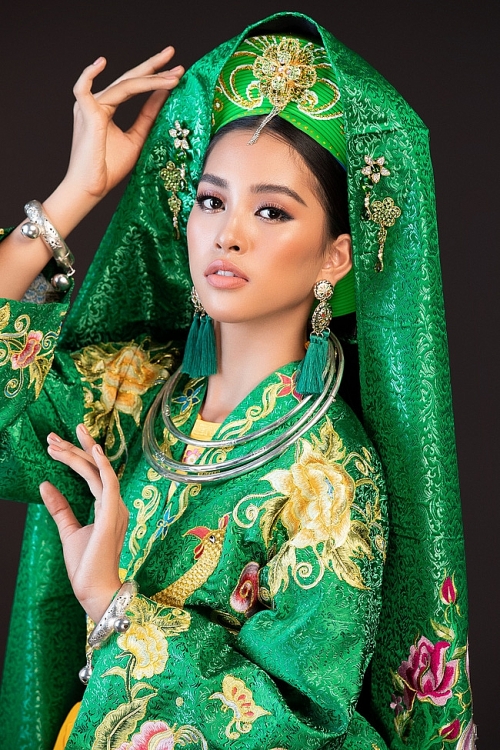 tieu vy mang co doi thuong ngan den miss world 2018