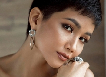 H’Hen Niê khoe vòng 3 nóng bỏng trước thềm bán kết Miss Universe 2018