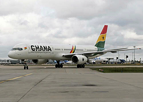 Ghana gửi một… máy bay tiền thưởng sang Brazil