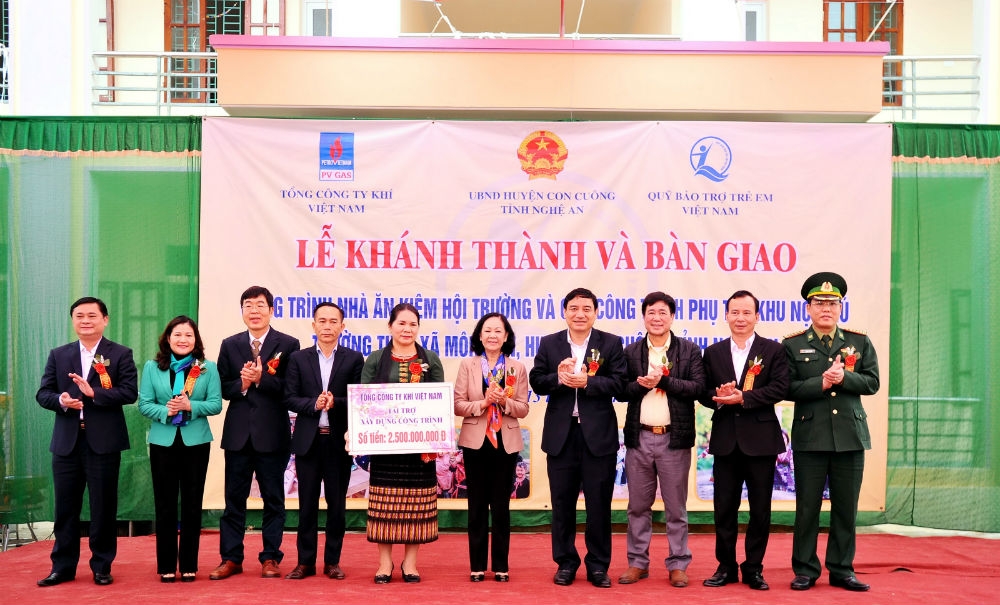 PV GAS tài trợ 2,5 tỷ cho công trình khu nội trú Trường THCS Môn Sơn, Nghệ An
