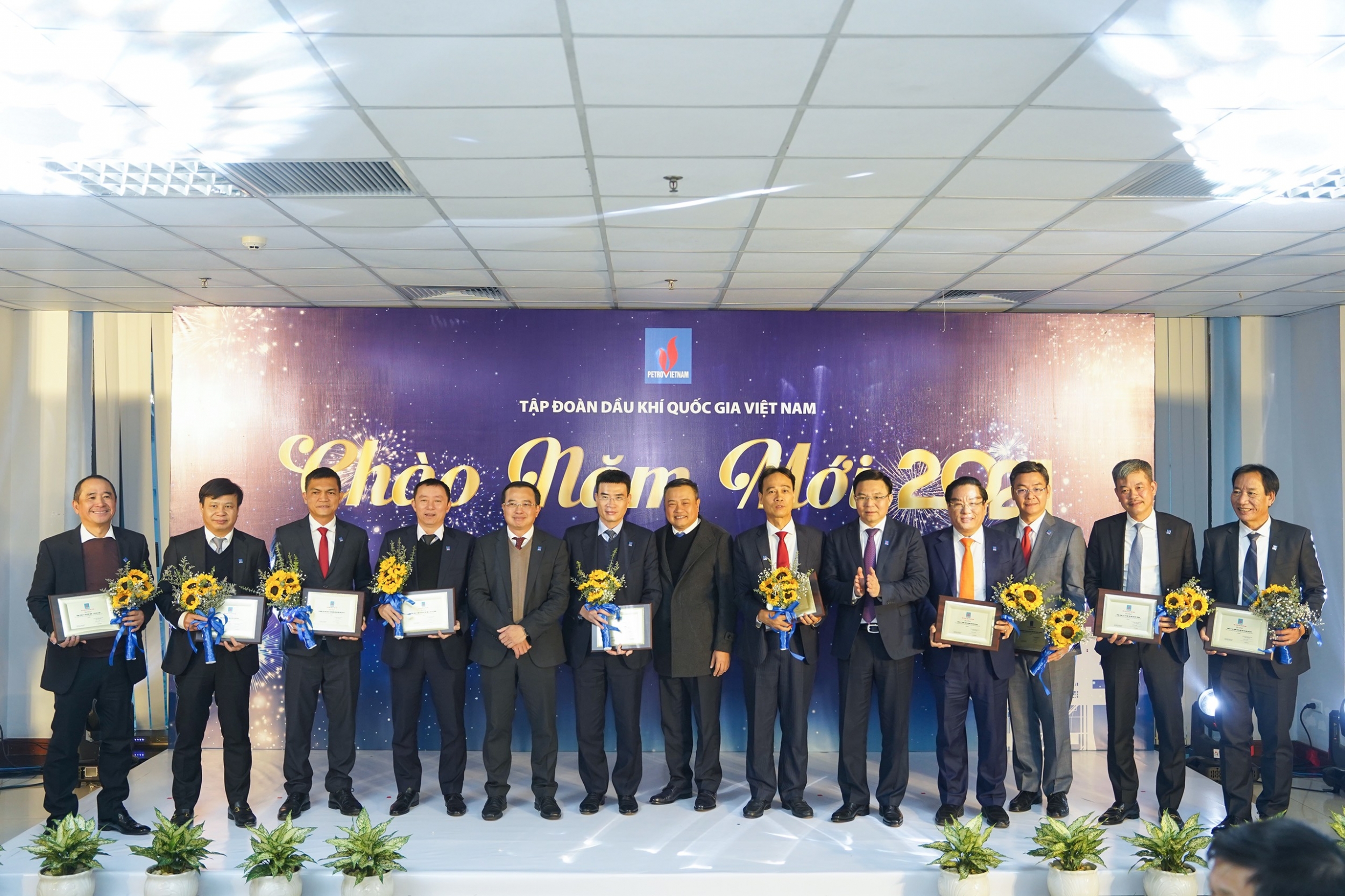 Tôn vinh các đơn vị đóng góp cho thành công của toàn Tập đoàn Dầu khí Quốc gia Việt Nam