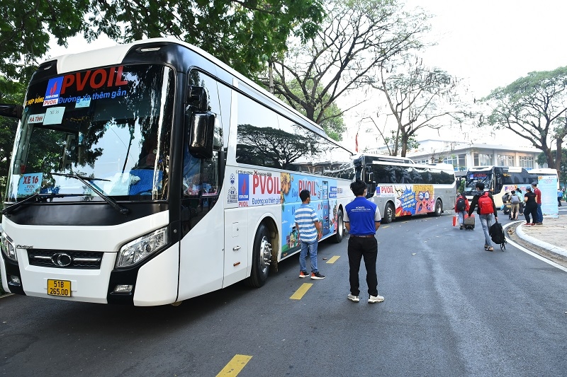 Khởi hành chương trình “Cùng PVOIL về quê đón Tết” – Xuân Tân Sửu 2021