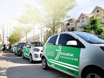 Tạm đình chỉ vụ Vinasun kiện GrabTaxi đòi bồi thường thiệt hại