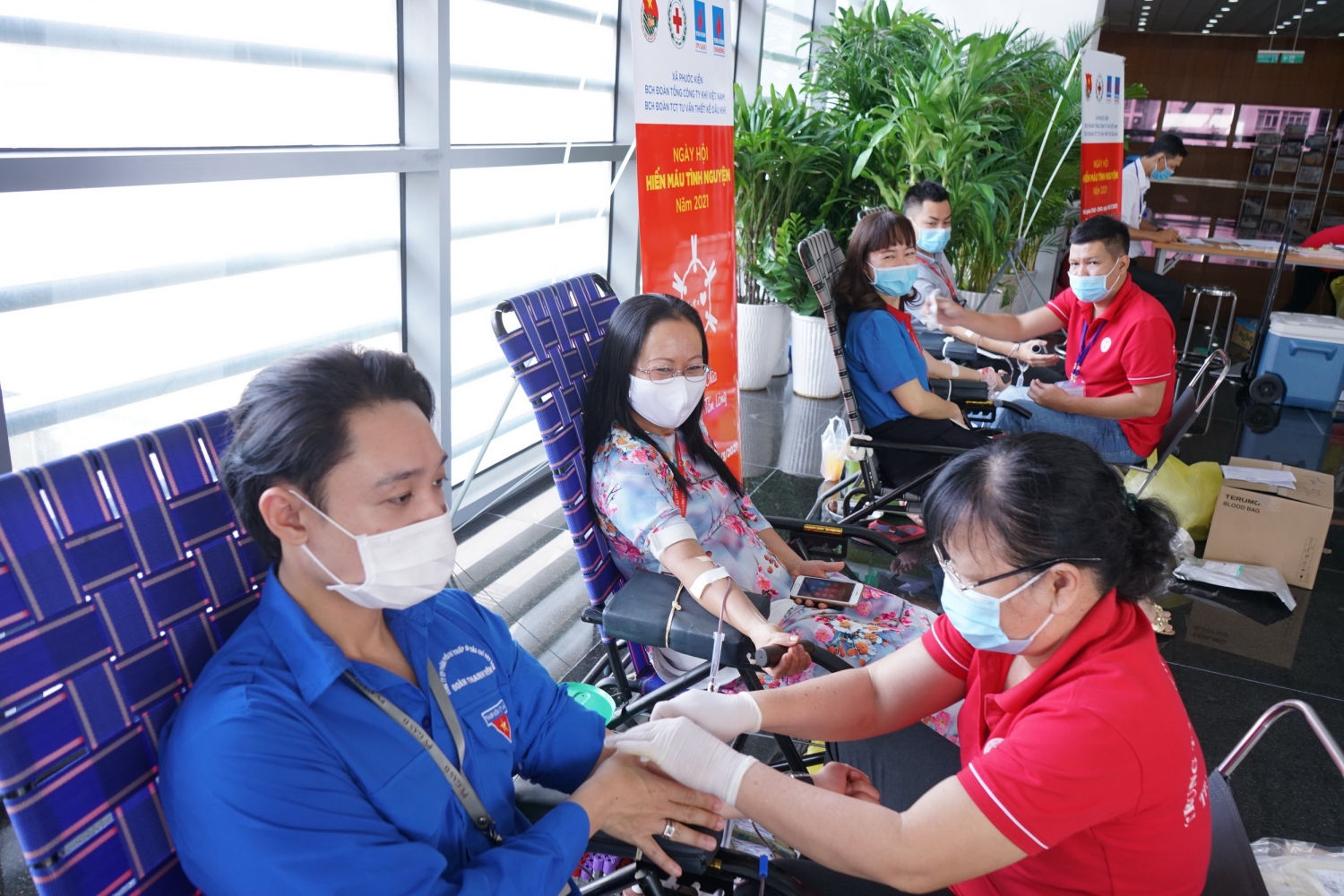 Lực lượng lao động nữ PV GAS tích cực tham gia Hiến máu Nhân đạo