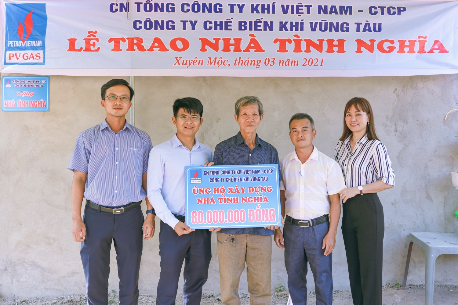 Đại diện Lãnh đạo KVT trao nhà tình nghĩa tại huyện Xuyên Mộc
