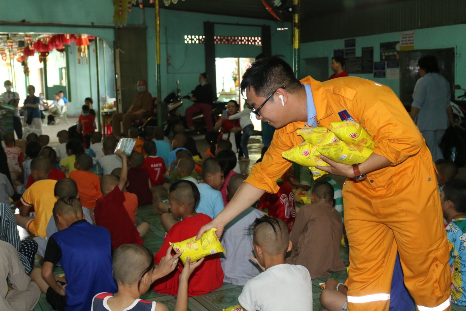 KĐN – Hành trình yêu thương đến Trung tâm nhân đạo Bồng Lai