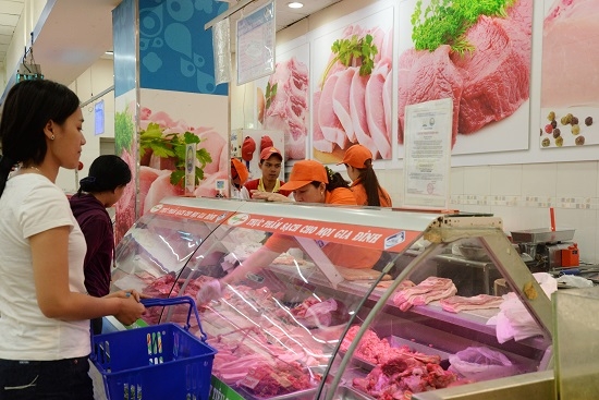 Giá lợn hơi tăng mạnh tại các tỉnh phía Nam