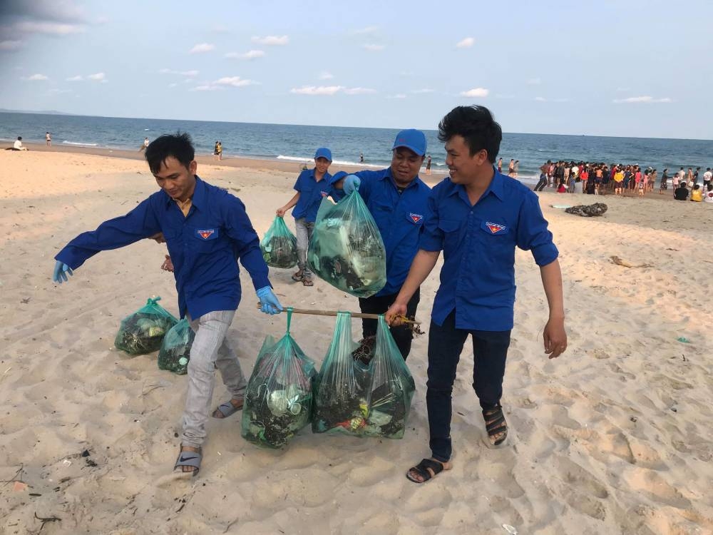 tuoi tre pvoil ca nuoc cung ra quan tinh nguyen vi cong dong