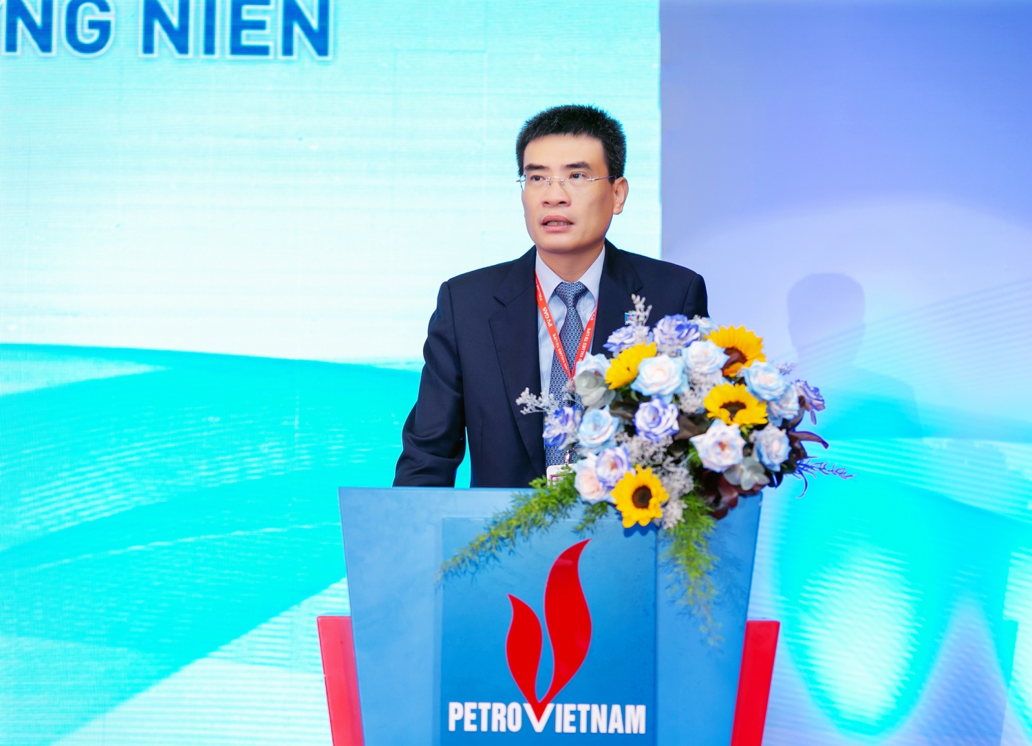 TGĐ PV GAS Dương Mạnh Sơn báo cáo Đại hội