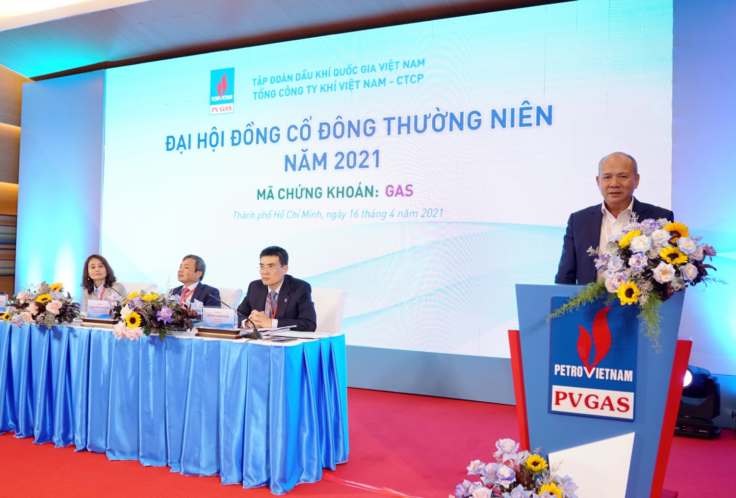 Đại diện cổ đông lớn của PV GAS là Tập đoàn Dầu khí Việt Nam, ông Đinh Văn Sơn, Thành viên HĐTV PVN phát biểu ý kiến