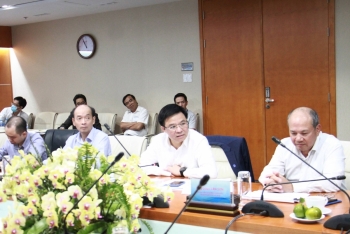 Tổng giám đốc PVN Lê Mạnh Hùng làm việc với PV GAS về công tác triển khai các dự án