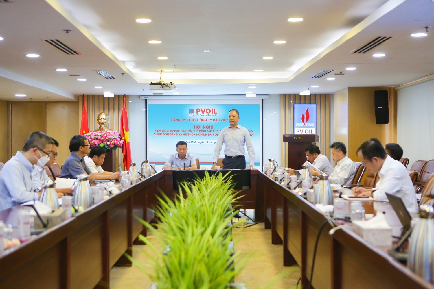 Hội nghị kiểm điểm tập thể lãnh đạo và người đứng đầu Tổng công ty Dầu Việt Nam