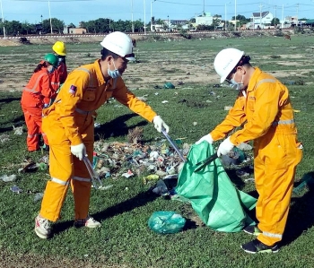 KĐN và NCSP tổ chức chương trình “Nông thôn không rác”