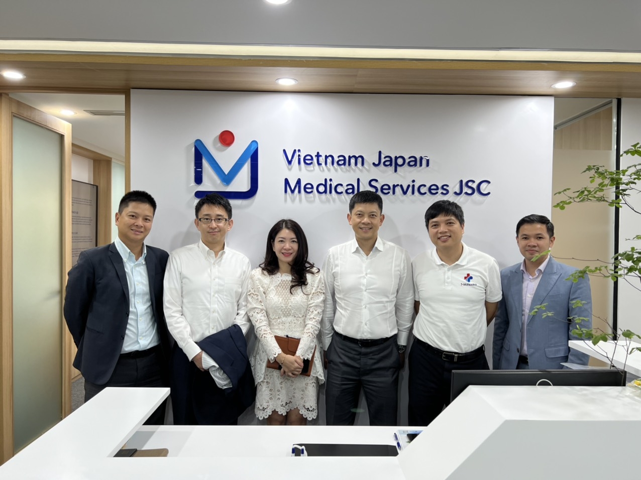 PSI cũng giới thiệu SMBC Nikko thăm khách hàng là phòng khám đa khoa Việt Nhật Matsuoka (Vietnam Japan Medical Service Jsc)
