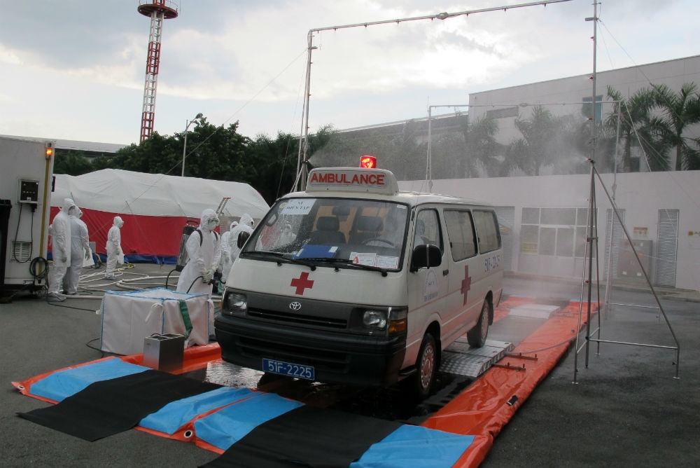 Diễn tập chống dịch Ebola tại sân bay Tân Sơn Nhất