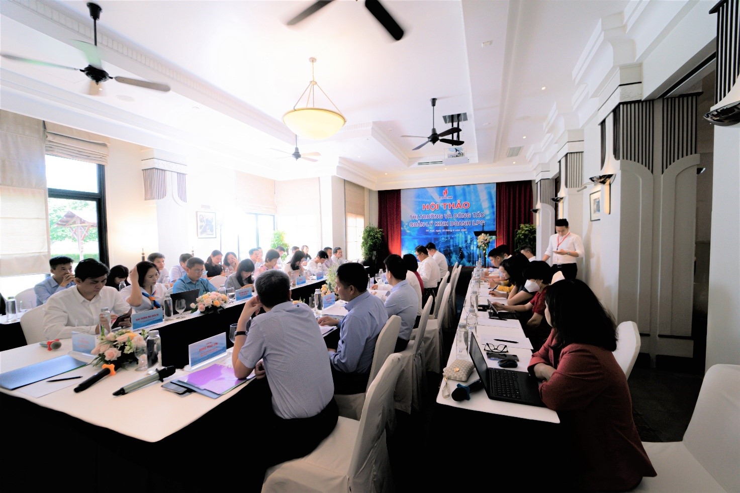 Hội thảo có sự tham dự của Lãnh đạo và các Ban chuyên môn của Tập đoàn Dầu khí Việt Nam, Tổng Công ty Khí Việt Nam và Công ty Cổ phần Lọc hóa dầu Bình Sơn